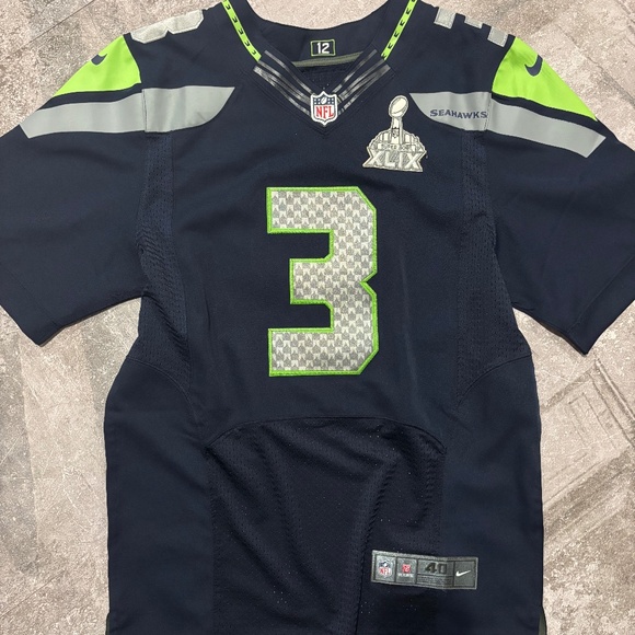 Men’s Russel Wilson Seattle Seahawks signed jersey size M - Picture 5 of 5